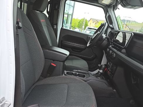 Used 2024 Jeep Wrangler Unlimited Rubicon AWD/4WD image 9