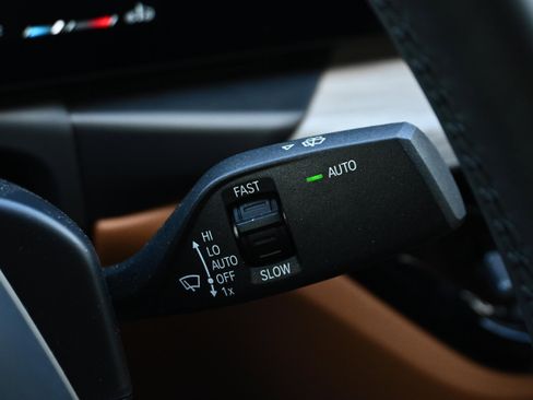 Used 2025 BMW 330i xDrive Sedan w/ Convenience Package image 37