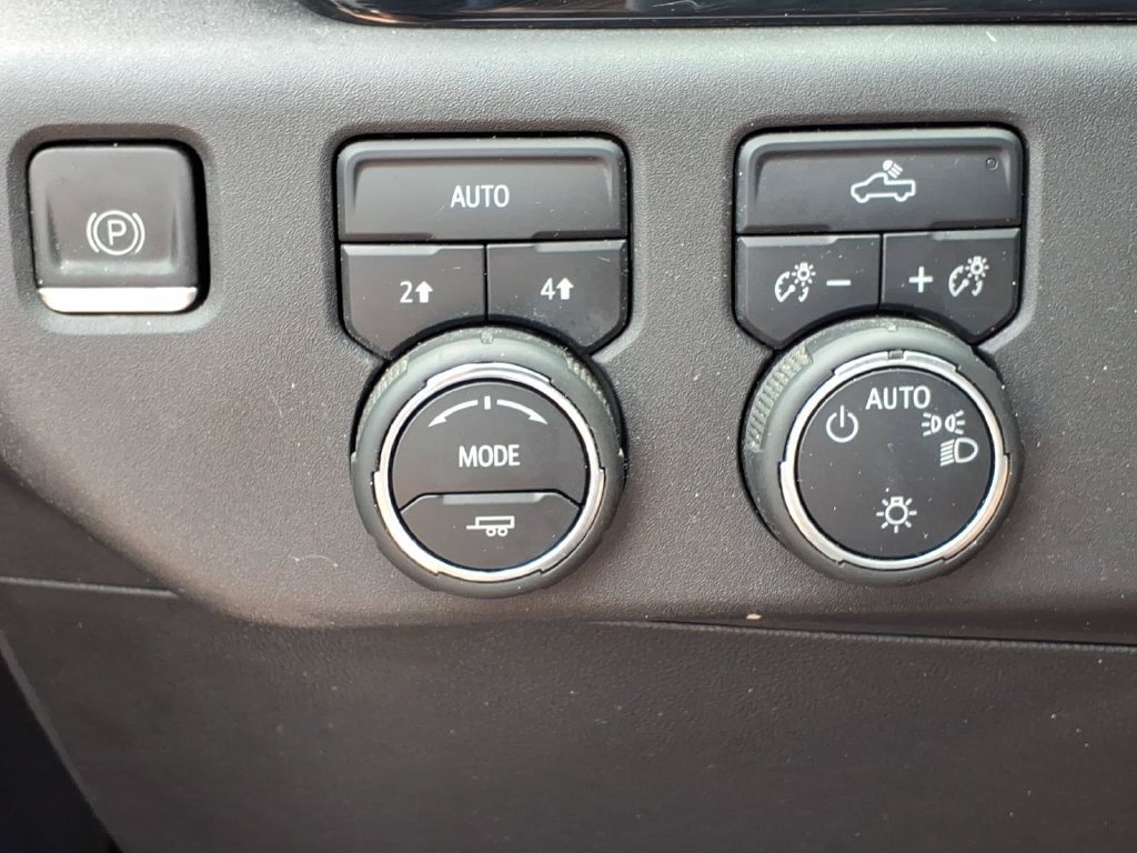 Used 2023 Chevrolet Silverado 1500 LT AWD/4WD image 13