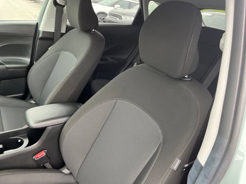 Used 2025 Hyundai Kona SEL FWD image 12