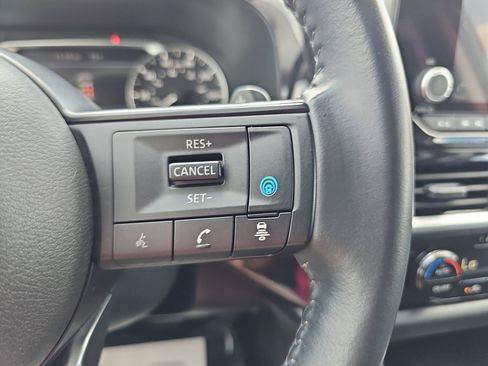 Used 2024 Nissan Pathfinder SV FWD image 20