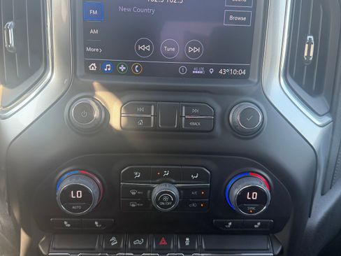 Used 2021 Chevrolet Silverado 1500 RST image 18