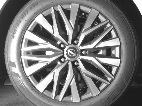 Used 2025 Nissan Altima 2.5 SV image 10