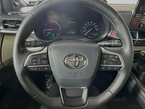 Used 2021 Toyota Sienna XLE w/ XLE Plus Package image 20