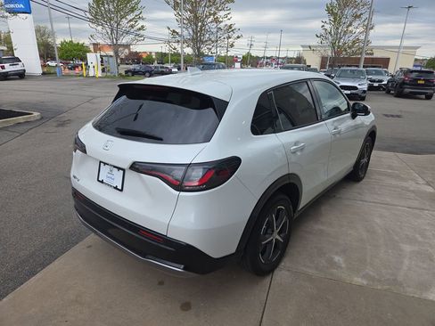 Certified 2023 Honda HR-V EX-L image 3