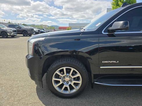 Used 2017 GMC Yukon XL Denali w/ Open Road Package AWD/4WD image 19