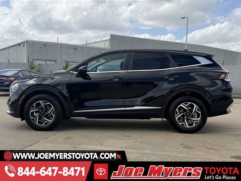 Used 2025 Kia Sportage LX image 6