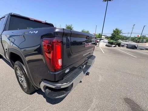 Used 2025 GMC Sierra 1500 SLT AWD/4WD image 5