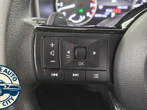 Used 2021 Nissan Rogue S AWD/4WD image 12