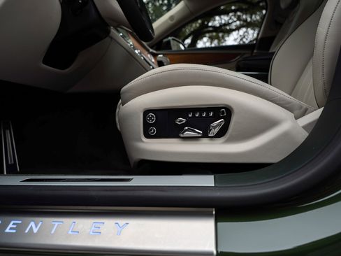 Certified 2024 Bentley Flying Spur W12 image 20