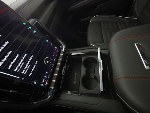 Used 2025 GMC Yukon AT4 Ultimate image 42