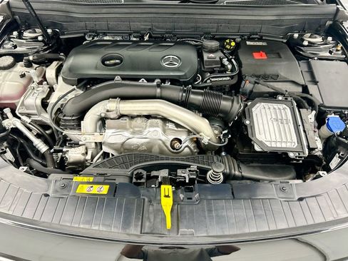 Certified 2025 Mercedes-Benz GLB 250 image 27