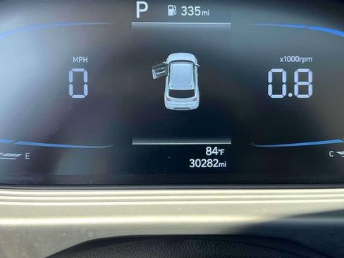 Used 2025 Hyundai Venue SEL FWD image 31