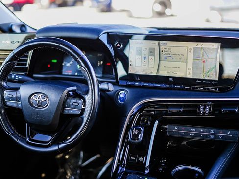 Used 2022 Toyota Mirai XLE image 12