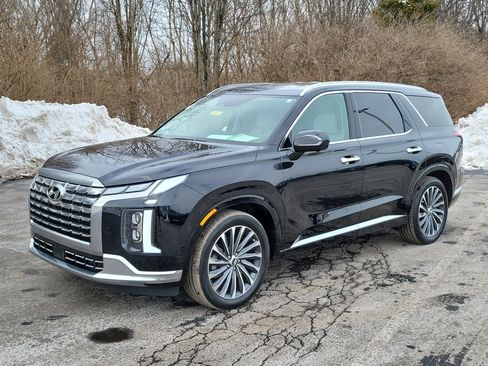 Used 2024 Hyundai Palisade Calligraphy image 2