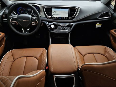 New 2026 Chrysler Pacifica Pinnacle FWD image 15