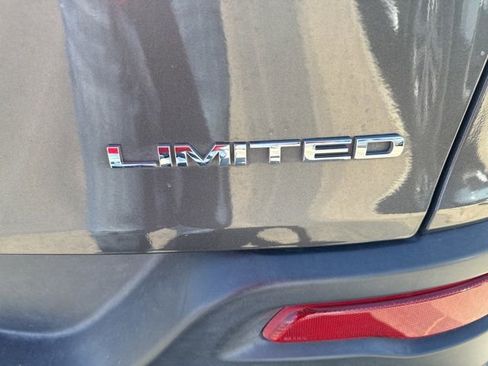 Used 2014 Jeep Cherokee Limited w/ Luxury Group AWD/4WD image 20