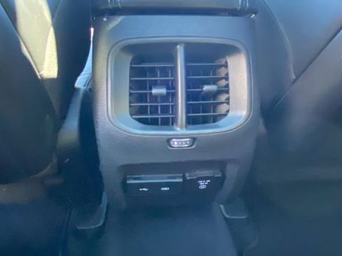 Used 2019 Jeep Cherokee Limited AWD/4WD image 14