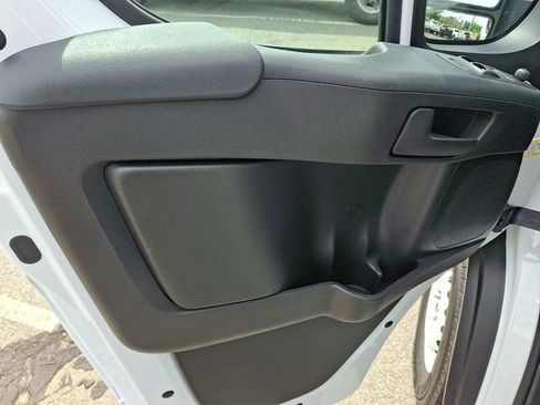 Used 2024 RAM ProMaster 2500 w/ Safety Group FWD image 8