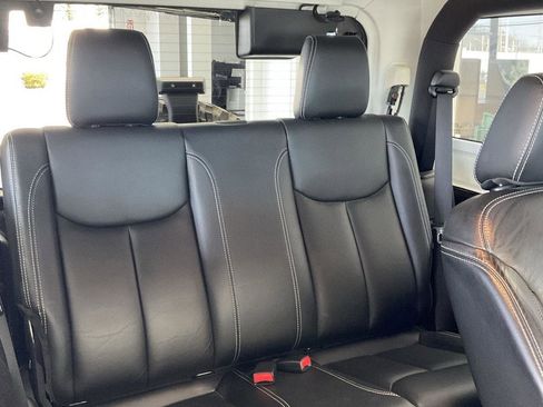 Used 2015 Jeep Wrangler Rubicon image 15