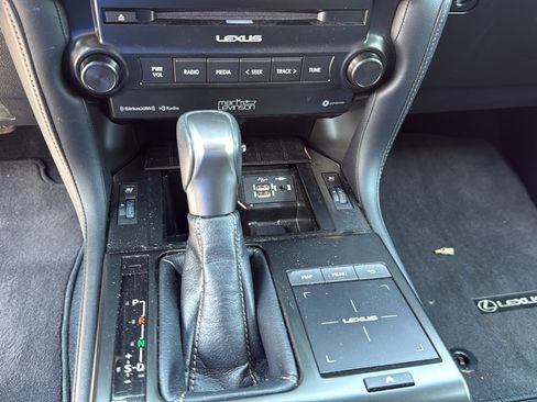 Used 2023 Lexus GX 460 Luxury w/ Sport Design Package AWD/4WD image 29