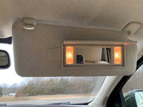 Used 2016 Jaguar XJ L Portfolio image 40