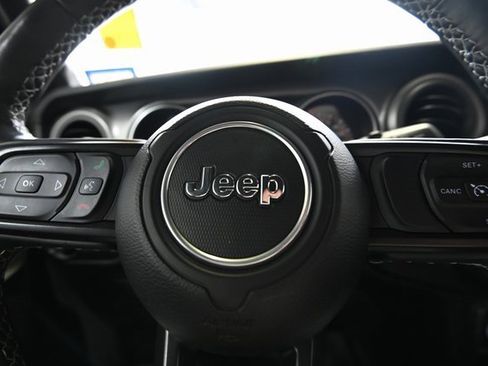 Used 2023 Jeep Wrangler Freedom Edition image 5