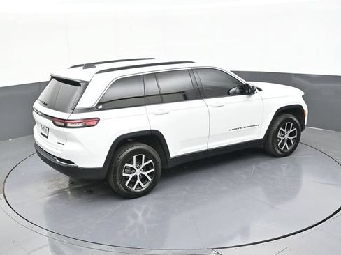 Used 2024 Jeep Grand Cherokee Limited w/ Trailer Tow Package AWD/4WD image 61