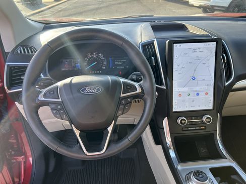 Used 2024 Ford Edge Titanium w/ Titanium Elite Package image 10
