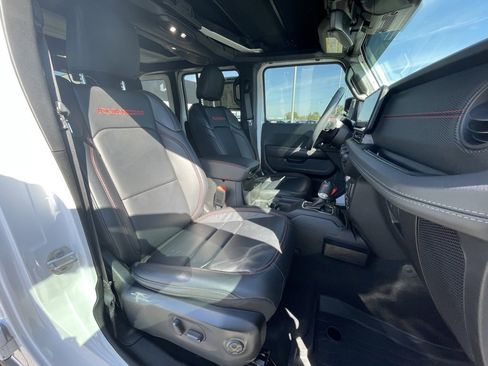 Used 2024 Jeep Wrangler Unlimited Rubicon image 30