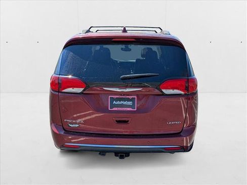 Used 2017 Chrysler Pacifica Limited w/ UConnect Theater Package image 19