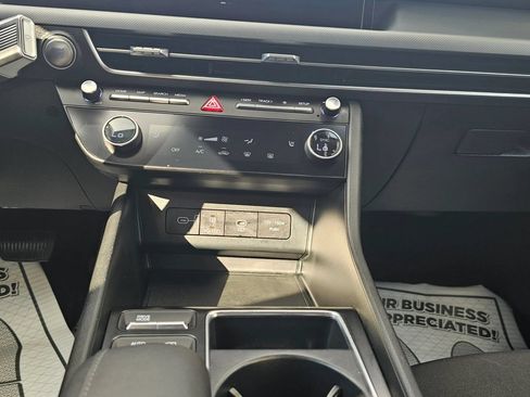 Used 2025 Hyundai Sonata SEL FWD image 30