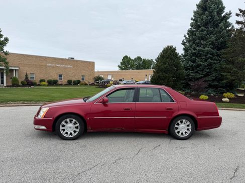 Used 2008 Cadillac DTS FWD image 2