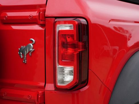 Used 2023 Ford Bronco Black Diamond w/ Sasquatch Package AWD/4WD image 19