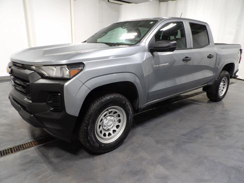 Used 2025 Chevrolet Colorado W/T RWD image 5