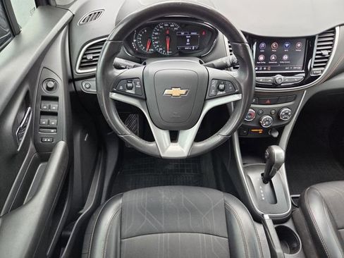 Used 2020 Chevrolet Trax LT w/ Sun & Sound Package image 16