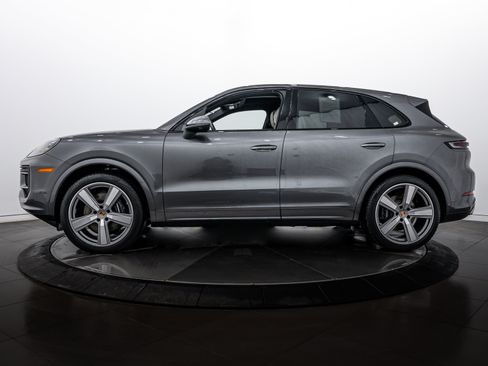 Certified 2026 Porsche Cayenne image 2
