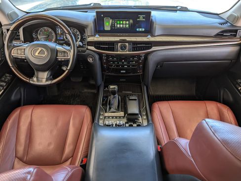 Used 2017 Lexus LX 570 4WD w/ Luxury Package image 28