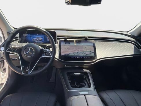 Used 2025 Mercedes-Benz E 350 Sedan image 15
