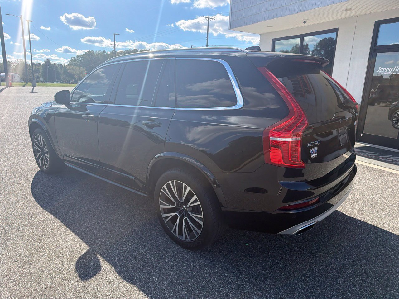 Used 2020 Volvo XC90 T6 Momentum AWD/4WD image 6
