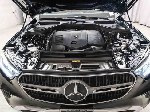 Used 2024 Mercedes-Benz GLC 300 image 31