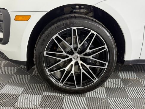 New 2026 Porsche Macan image 11