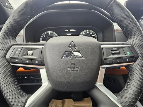 New 2025 Mitsubishi Outlander SEL image 17