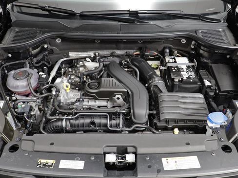 New 2026 Volkswagen Taos SE image 23