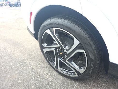 New 2026 Chevrolet Equinox EV LT image 11