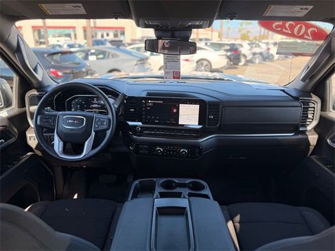 Used 2025 GMC Sierra 1500 Elevation image 17