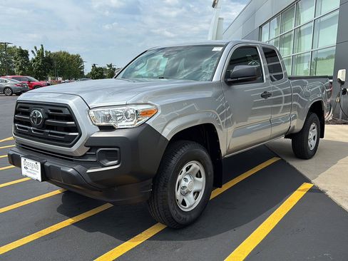 Used 2019 Toyota Tacoma SR AWD/4WD image 9