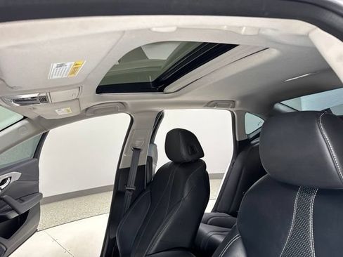 Used 2022 Acura TLX w/ Technology Package FWD image 2