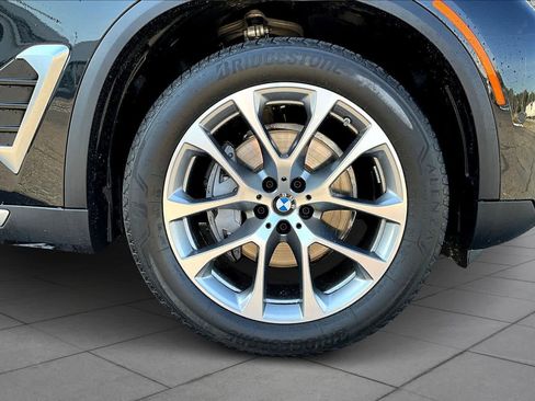 Certified 2025 BMW X5 xDrive40i w/ Premium Package image 11