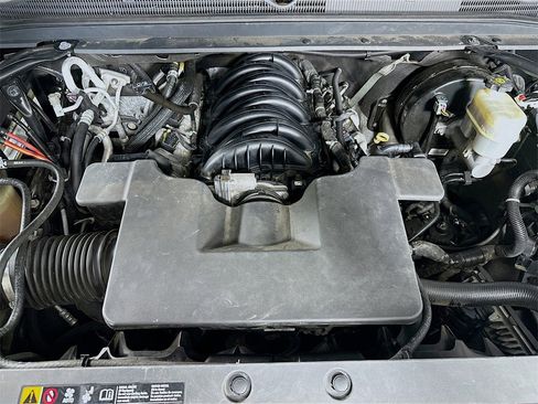 Used 2020 Chevrolet Suburban Premier image 33